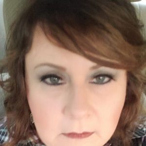 Meet your Posher, Lois